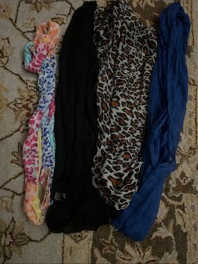 Lightweight Blue and Black Women's Scarf Set(4)